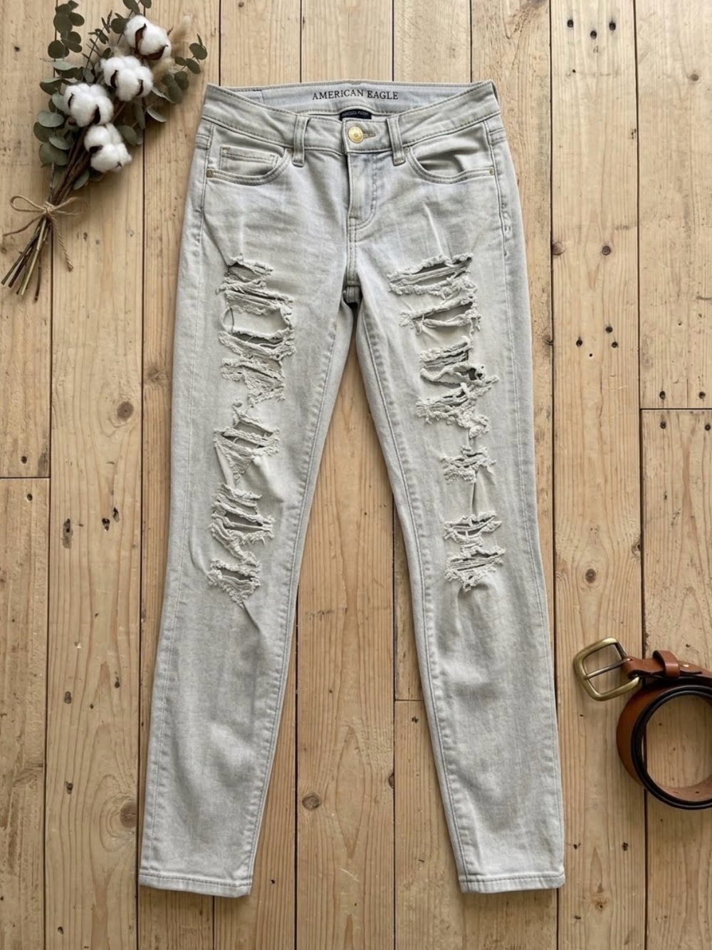 American Eagle Super Stretch Shredded Distressed Jegging 4